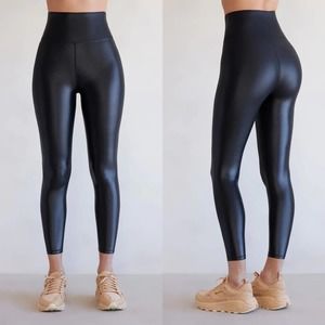 CARBON 38 Small High Rise 7/8 Legging in Takara Shine